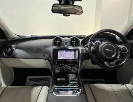Voiture
Jaguar XJ 3.0 V6 Portfolio Saloon 4dr Petrol Auto Euro 5 (s/s) (340 ps)
