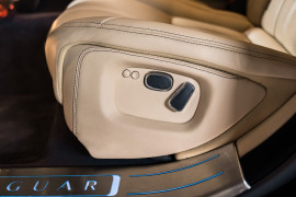 
                                                                                        Voiture
                                                                                         Jaguar XJ Sural Supersport Empattement Long