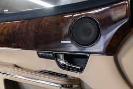 
                                                                                        Voiture
                                                                                         Jaguar XJ Sural Supersport Empattement Long