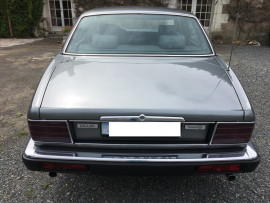 
                                                                                        Voiture
                                                                                         Jaguar XJ40