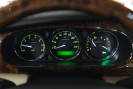 
                                                                                        Voiture
                                                                                         Jaguar XJR V8 4.2 400