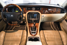 
                                                                                        Voiture
                                                                                         Jaguar XJR V8 4.2 400