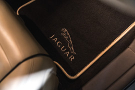 
                                                                                        Voiture
                                                                                         Jaguar XJR V8 4.2 400