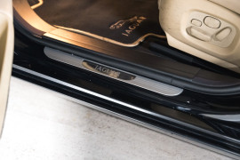 
                                                                                        Voiture
                                                                                         Jaguar XJR V8 4.2 400