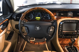 
                                                                                        Voiture
                                                                                         Jaguar XJR V8 4.2 400