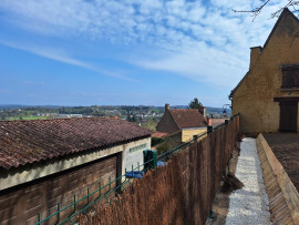 
                                                                                        Location
                                                                                         Jardin au calme, magnifique point de vue