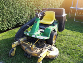 
                                                                                        Bricolage
                                                                                         John deere f525 1996