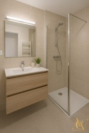 
                                                                                        Vente
                                                                                         Joli 2 pièces terrasse - Antibes