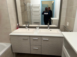 
                                                                                        Location
                                                                                         JOLI APPARTEMENT DE HAUT STANDING SUR VALEIRY