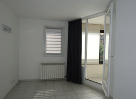 
                                                                                        Location
                                                                                         Joli appartement lumineux