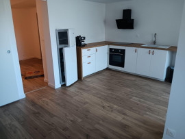 
                                                                                        Location
                                                                                         Joli appartement proche de Rennes