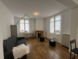 
                                                                                        Location
                                                                                         Joli studio de 31m2 situé en HYPER-CENTRE de SAINT-QUENTIN