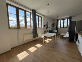 Location
Joli studio de standing meublé dans une belle résidence situé en Centre-Ville de SAINT-QUENTIN