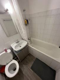 
                                                                                        Location
                                                                                         Joli studio lumineux au pied du Parc Blossac