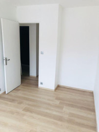 
                                                                                        Location
                                                                                         Joli T3 meublé 60m² refait à neuf
