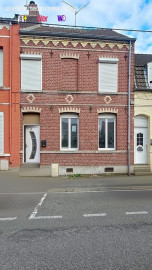 Vente
Jolie maison de ville en partie rénovée