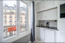 
                                                                                        Location
                                                                                         Jolie studette
