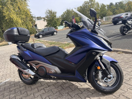 
                                                                                        Moto - Scooter
                                                                                         KYMCO AK 550 – VERSION TOURING – BLEU MAT – 10 160 KM – GARANTIE 3 MOIS 2021
