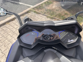 
                                                                                        Moto - Scooter
                                                                                         KYMCO AK 550 – VERSION TOURING – BLEU MAT – 10 160 KM – GARANTIE 3 MOIS 2021