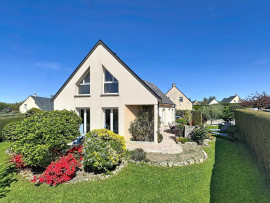 
                                                                                        Vente
                                                                                         La BARRE de SEMILLY Maison avec vie de plain pied et jardin 