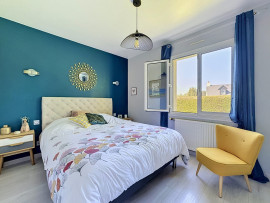
                                                                                        Vente
                                                                                         La BARRE de SEMILLY Maison avec vie de plain pied et jardin 