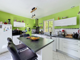
                                                                                        Vente
                                                                                         La BARRE de SEMILLY Maison avec vie de plain pied et jardin 