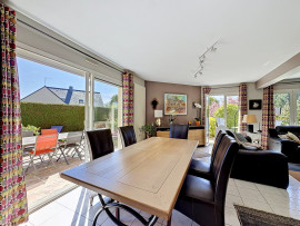 
                                                                                        Vente
                                                                                         La BARRE de SEMILLY Maison avec vie de plain pied et jardin 