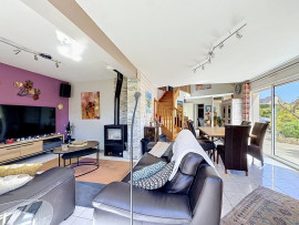 
                                                                                        Vente
                                                                                         La BARRE de SEMILLY Maison avec vie de plain pied et jardin 