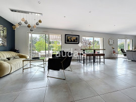 
                                                                                        Vente
                                                                                         LA BARRE DE SEMILLY Maison contemporaine de 173m2 avec VIE D