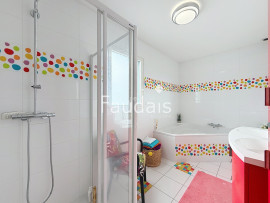 
                                                                                        Vente
                                                                                         LA BARRE DE SEMILLY Maison contemporaine de 173m2 avec VIE D