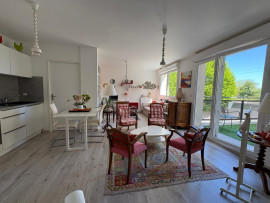 
                                                                                        Vente
                                                                                         La Genette  - Appartement avec terrasse, au calme