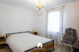 
                                                                                        Location
                                                                                         La mer calme