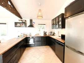 Vente
La Motte - Villa 210m2 env. 6 pièce(s) sur terrain plat d'un hectare env. 6 Box à chevaux Piscine Belle vue
