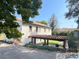 Vente
La Motte - Villa 210m2 env. 6 pièce(s) sur terrain plat d'un hectare env. 6 Box à chevaux Piscine Belle vue