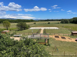 Vente
La Motte - Villa 210m2 env. 6 pièce(s) sur terrain plat d'un hectare env. 6 Box à chevaux Piscine Belle vue