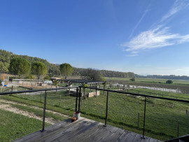 Vente
La Motte - Villa 210m2 env. 6 pièce(s) sur terrain plat d'un hectare env. 6 Box à chevaux Piscine Belle vue