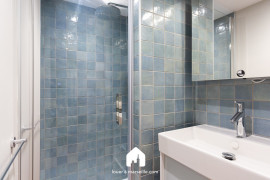 
                                                                                        Location
                                                                                         La Petite Madeleine