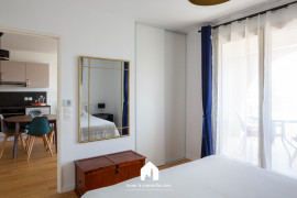 
                                                                                        Location
                                                                                         La Porte Bleue