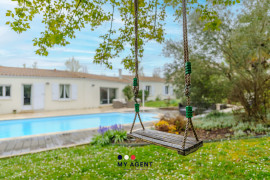
                                                                                        Vente
                                                                                         La Rochelle – à deux pas, maison au calme absolu