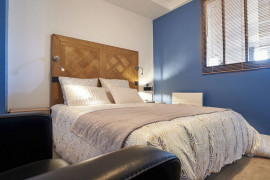 Location
La salle de bain est équipée d'une machine à laver