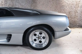 
                                                                                        Voiture
                                                                                         Lamborghini Diablo VT (4x4) V12 5.7 492