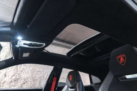 
                                                                                        Voiture
                                                                                         Lamborghini Urus Performante 60th Anniversary