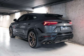 
                                                                                        Voiture
                                                                                         Lamborghini Urus Performante 60th Anniversary