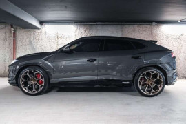 
                                                                                        Voiture
                                                                                         Lamborghini Urus Performante 60th Anniversary
