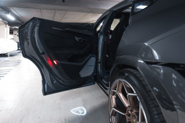 
                                                                                        Voiture
                                                                                         Lamborghini Urus Performante 60th Anniversary