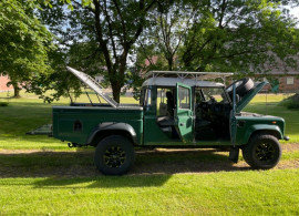 
                                                                                        Voiture
                                                                                         Land Rover Defender 130 TDI 5 pick-up