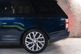
                                                                                        Voiture
                                                                                         Land Rover Range Rover (IV.II) P400E