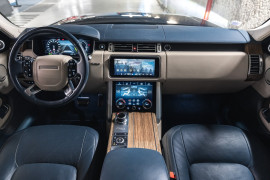 
                                                                                        Voiture
                                                                                         Land Rover Range Rover (IV.II) P400E