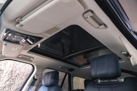 
                                                                                        Voiture
                                                                                         Land Rover Range Rover (IV.II) P400E