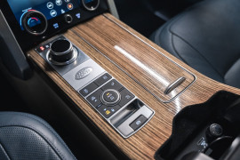 
                                                                                        Voiture
                                                                                         Land Rover Range Rover (IV.II) P400E